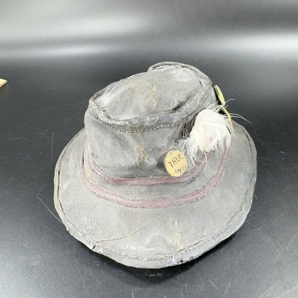 Desktop Bucket Boonie Fishing Hat Paperweight Polyresin Keypoint Signed Kip 08 - Picture 13 of 16